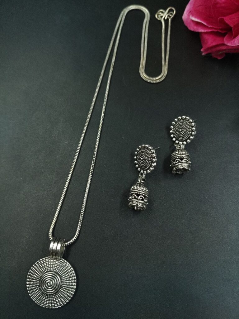 Circle Design German Silver Chain Pendant Necklace Set for Women